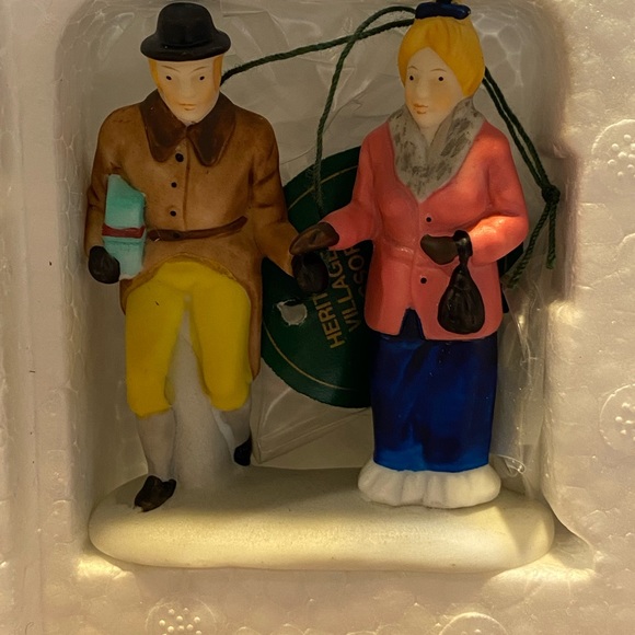 Dept 56 Heritage Village Collection. “Nicholas Nickleby”, set of 4, #5929–3. - Picture 5 of 8